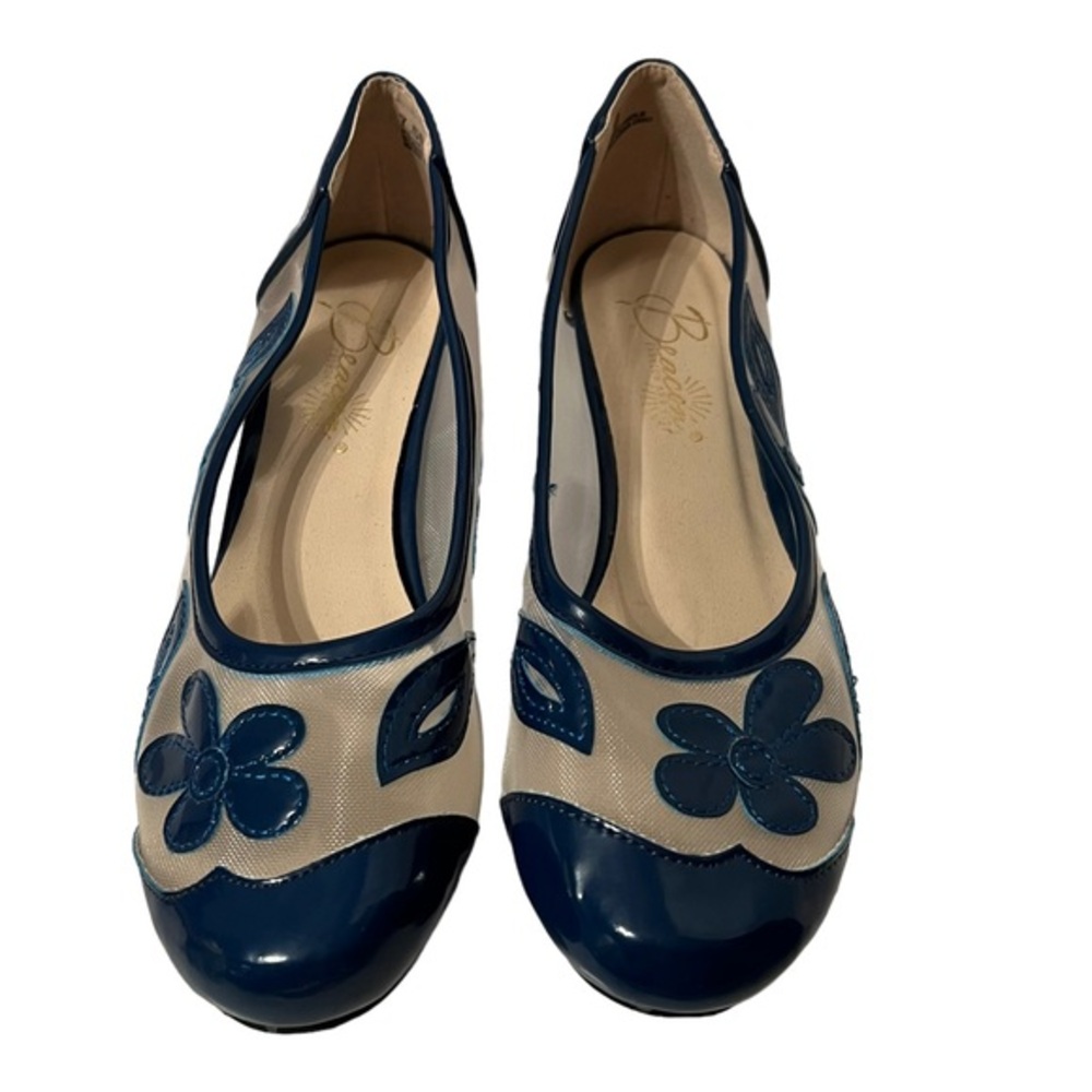 Beacon Fashion and Fit Blue Floral with See Through Mesh Shoes Size 7.5
